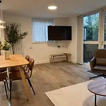 The Serene Retreat In Camden